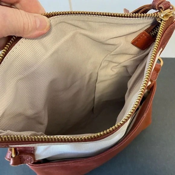 Rich Cognac Leather Crossbody Bag - Picture 10 of 13